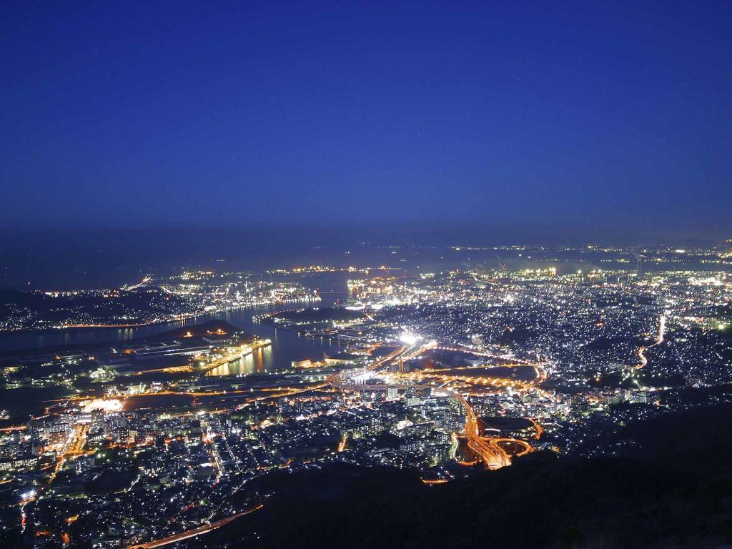 Hotel Pearl City Kurosaki Kitakyushu Buitenkant foto